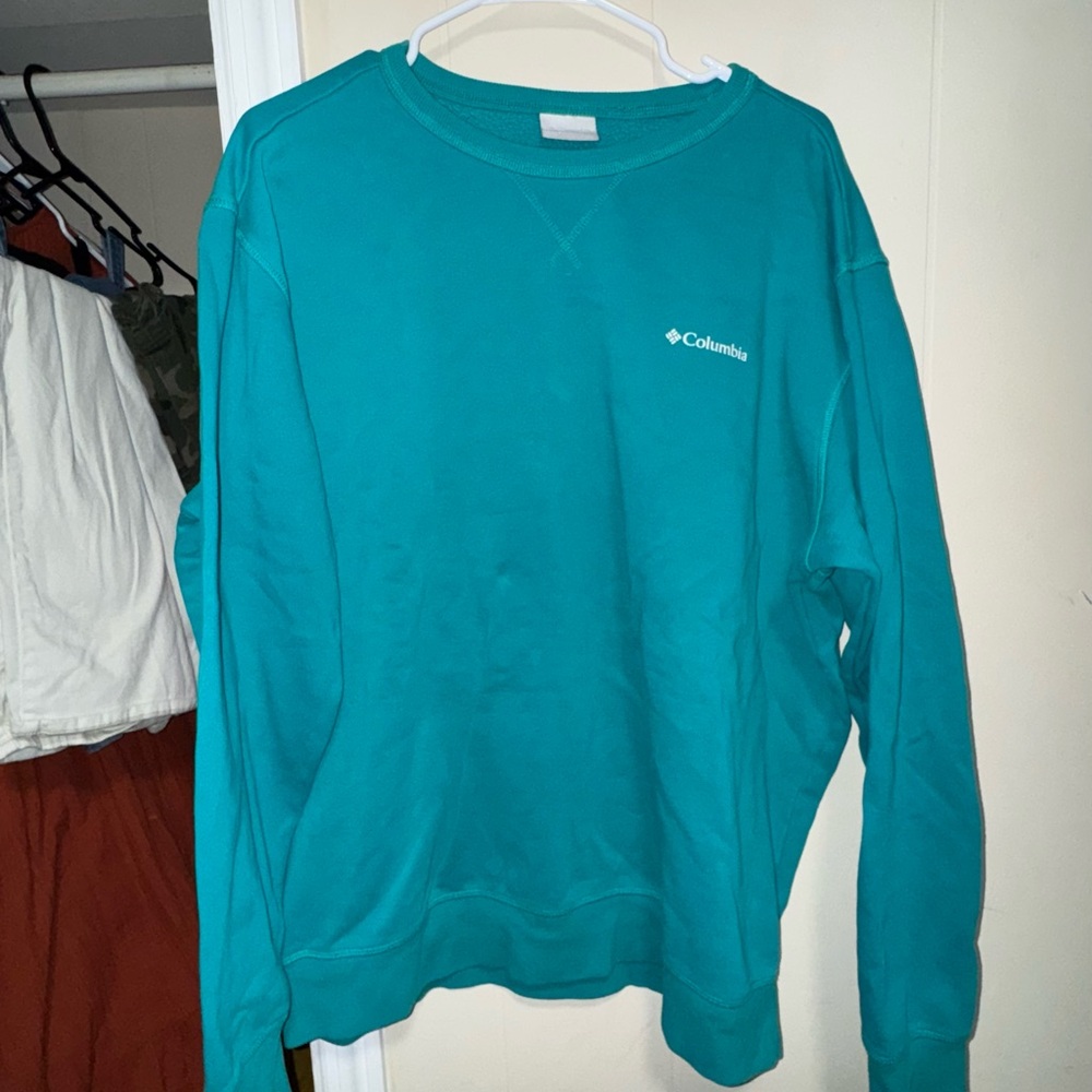 Columbia Women’s Aqua Crewneck Sweater